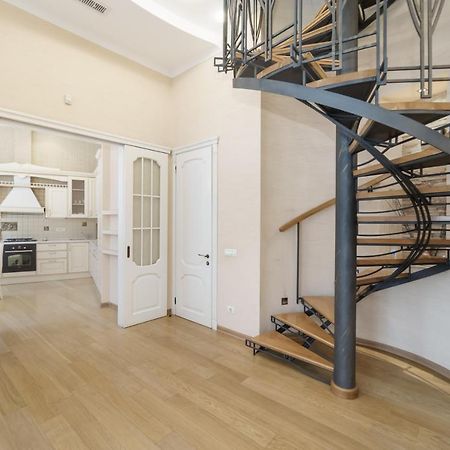 Katerynyska 2 Level Apartment With Sauna أوديسا المظهر الخارجي الصورة